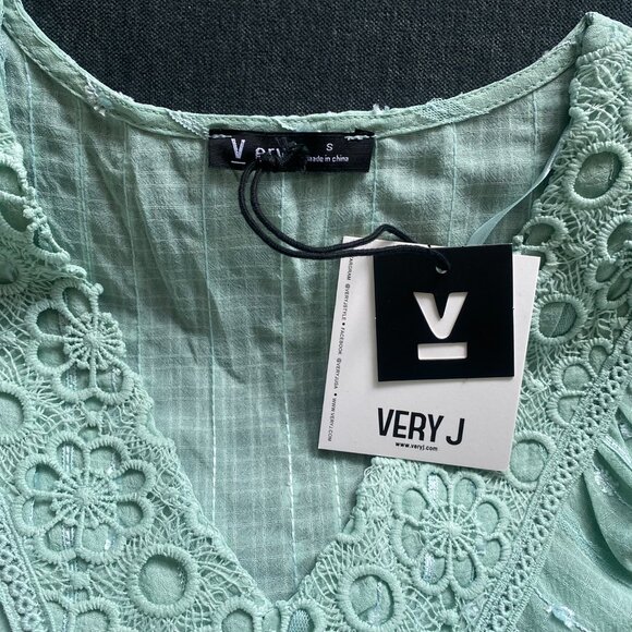 NWT Very J V-Neck Bohemian Blouse, Mint Green, Size S - Picture 5 of 7